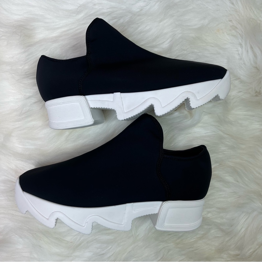 iRi Unisex Black with White Sole Neoprene Sneaker